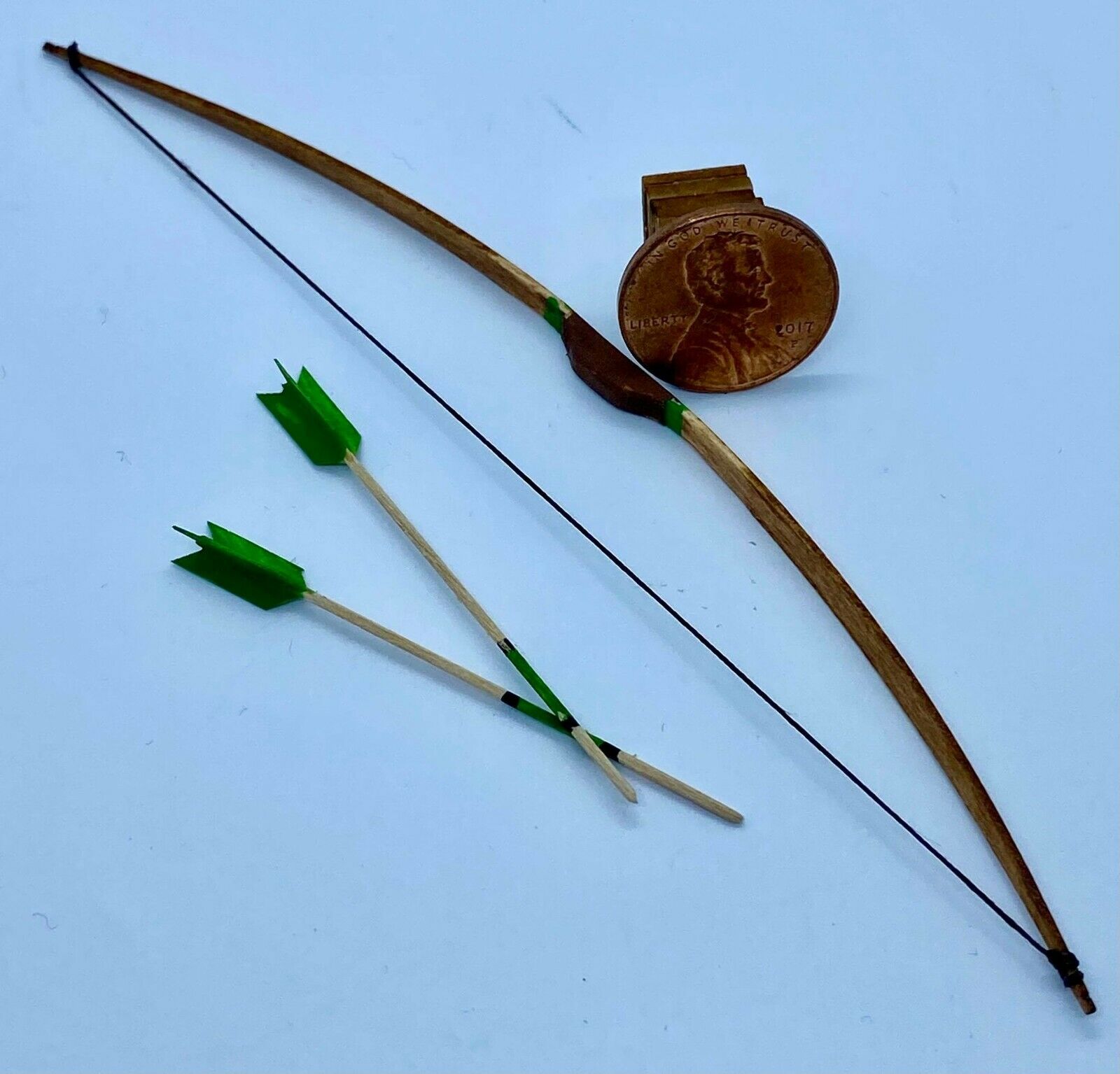 Dollhouse Miniature Long Bow With Green Arrows - 1:12 Scale