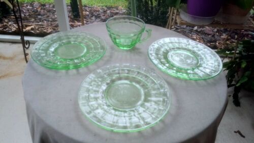 Lot Of 4 Anchor Hocking Green Block Optic Sherbet Plates & Cup * Uranium Glass *