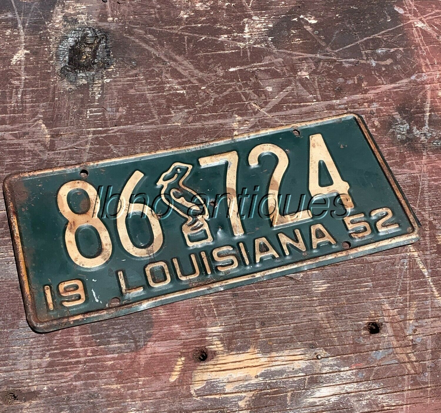 19 Louisiana 52 Pelican License Plate . 1952