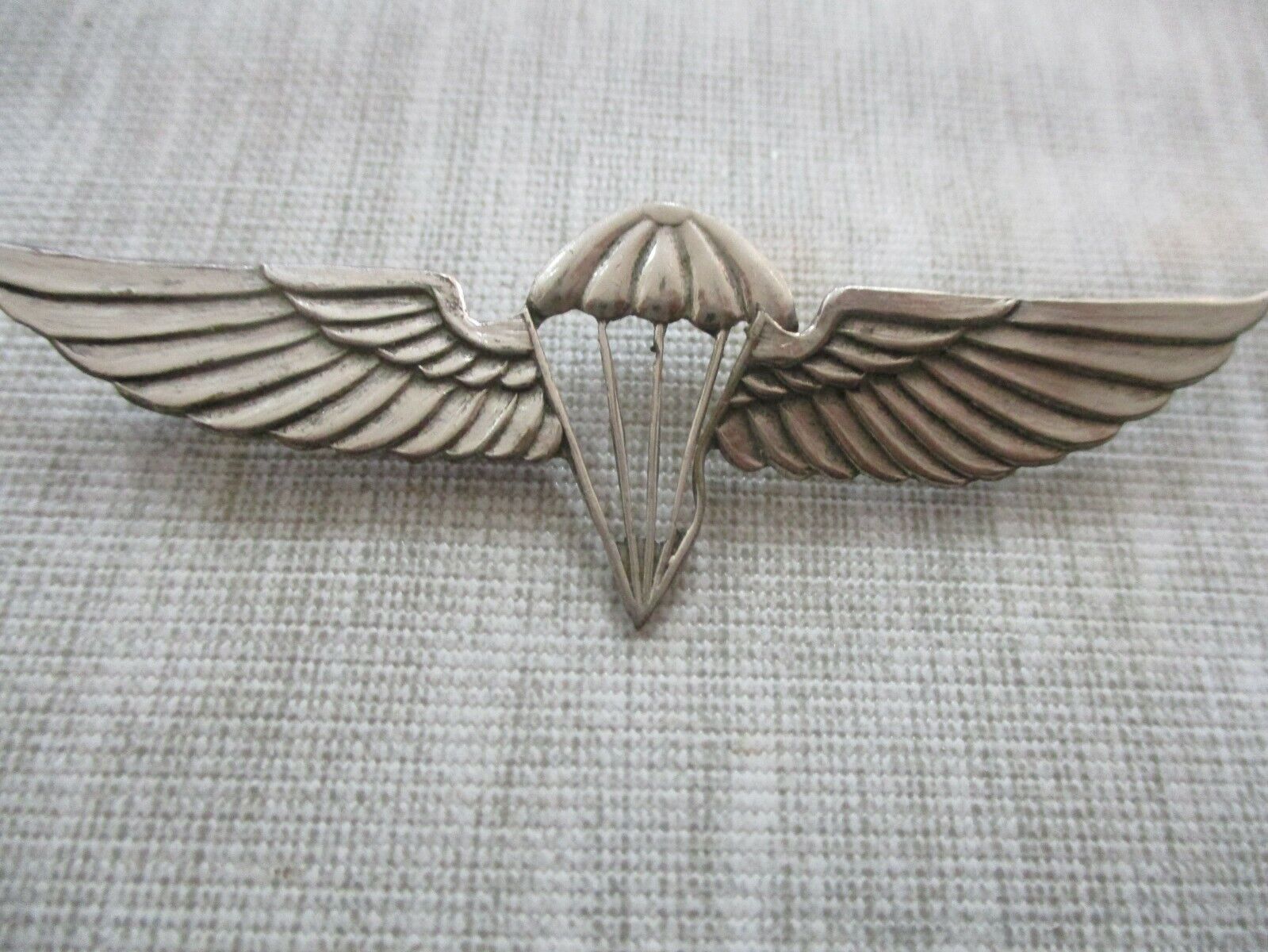 Israel Paratrooper's Wings : A  Vintage  Metal   Badge, Israel,  60's.